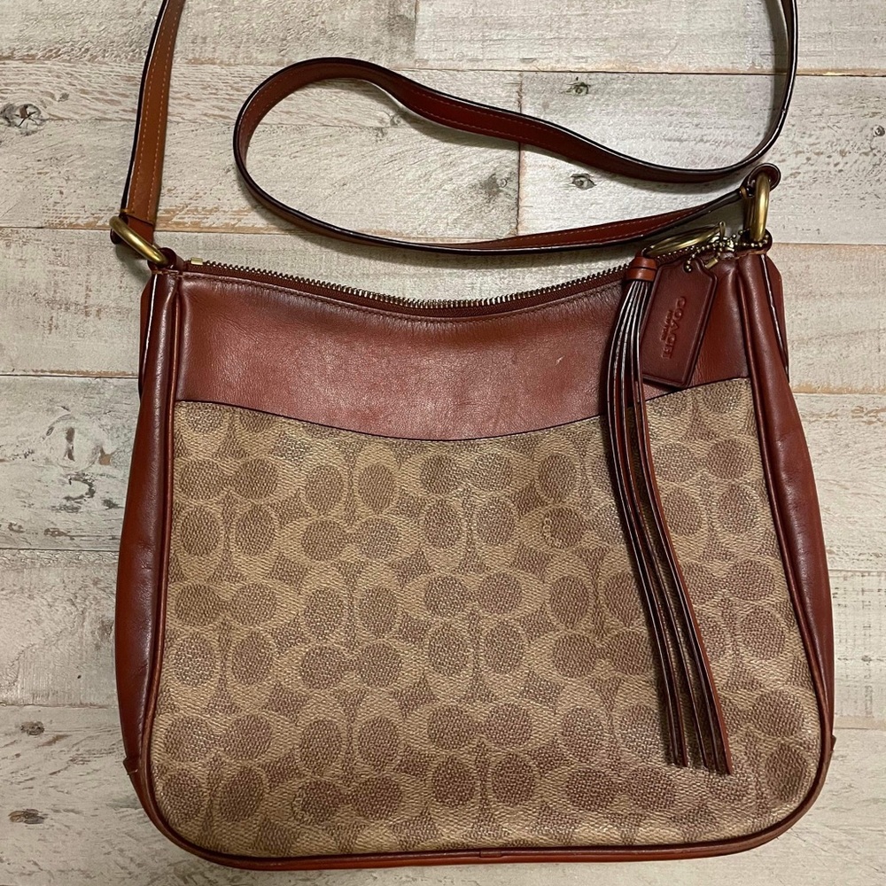 SOLD!!! Coach | Signature Crossbody Bag